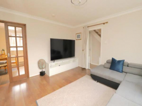 Pass the Keys Spacious 3BR Garden Home inc Parking Oxford